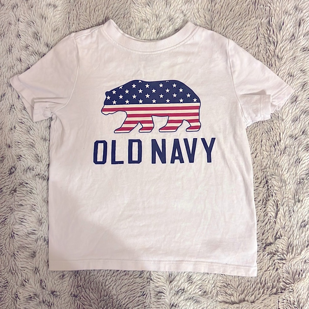 PRICE DROP! Boys old navy T-shirt with Stars and Stripes cali logo